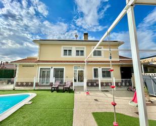 Exterior view of House or chalet for sale in Pozuelo del Rey  with Terrace and Swimming Pool