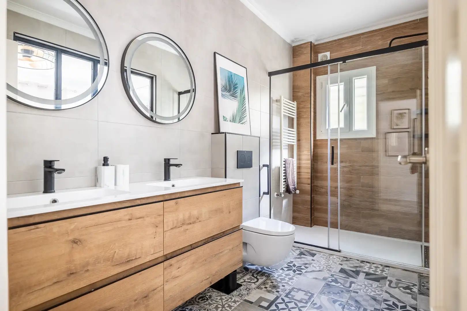 Bathroom of Houses for sale in Espartinas  with Air Conditioner, Heating and Swimming Pool