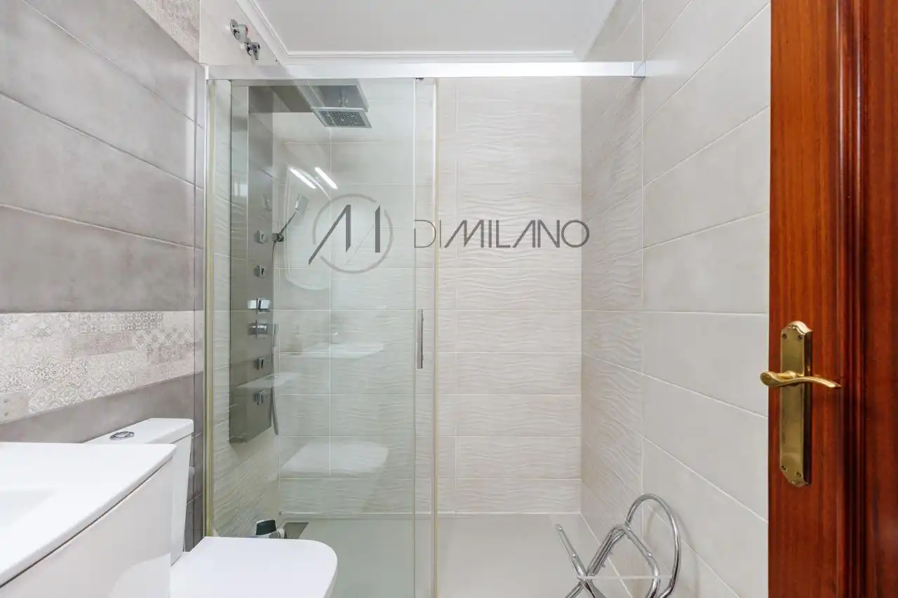 Baño de Casa adosada en venta en Vigo  con Calefacción, Jardín privado y Parquet
