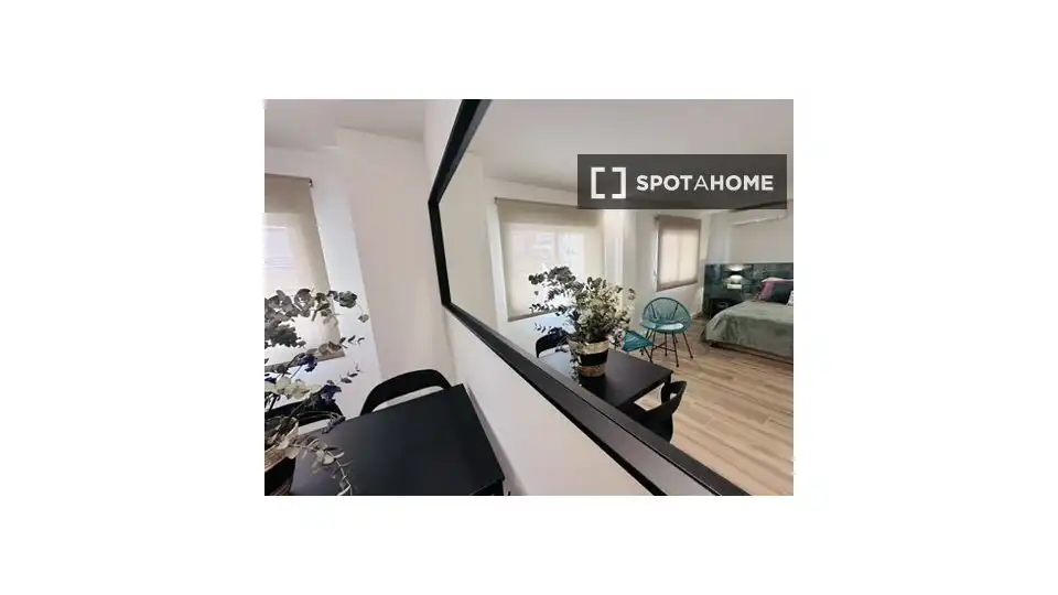 Bedroom of Study for share in El Campello  with Air Conditioner, Terrace and Furnished