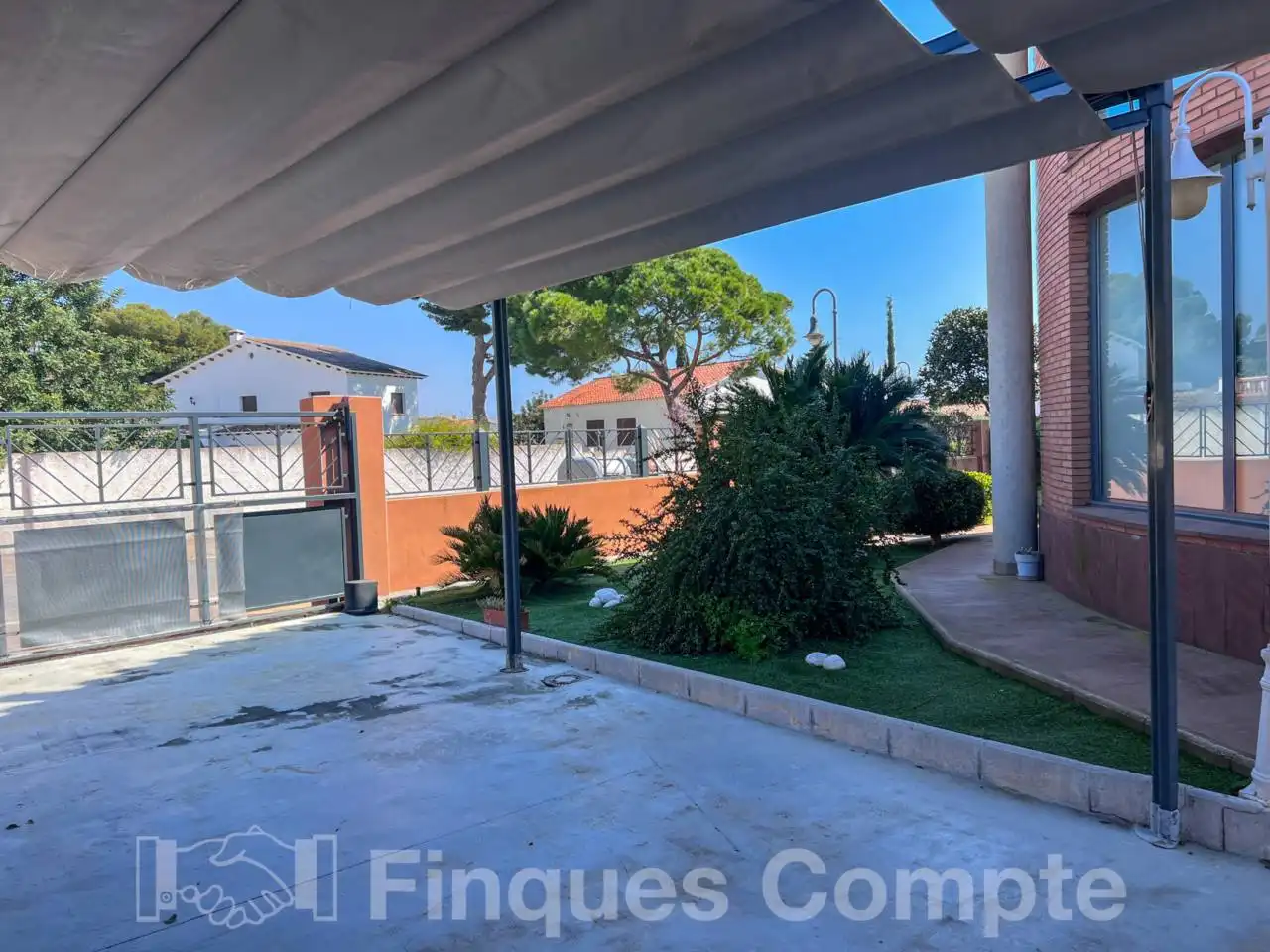 Houses for sale in Calle Montblanc, Roda de Berà