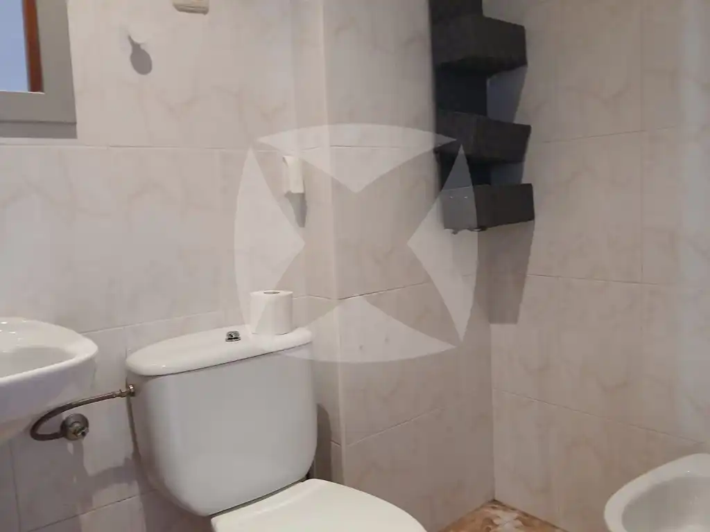Bany de Pis en venda en Cáceres amb Aire condicionat i Moblat