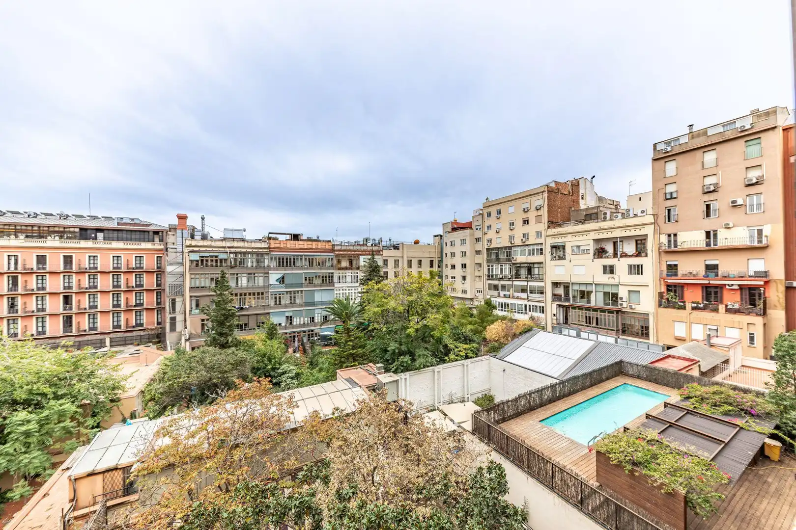 Vista exterior de Local de alquiler en Barcelona