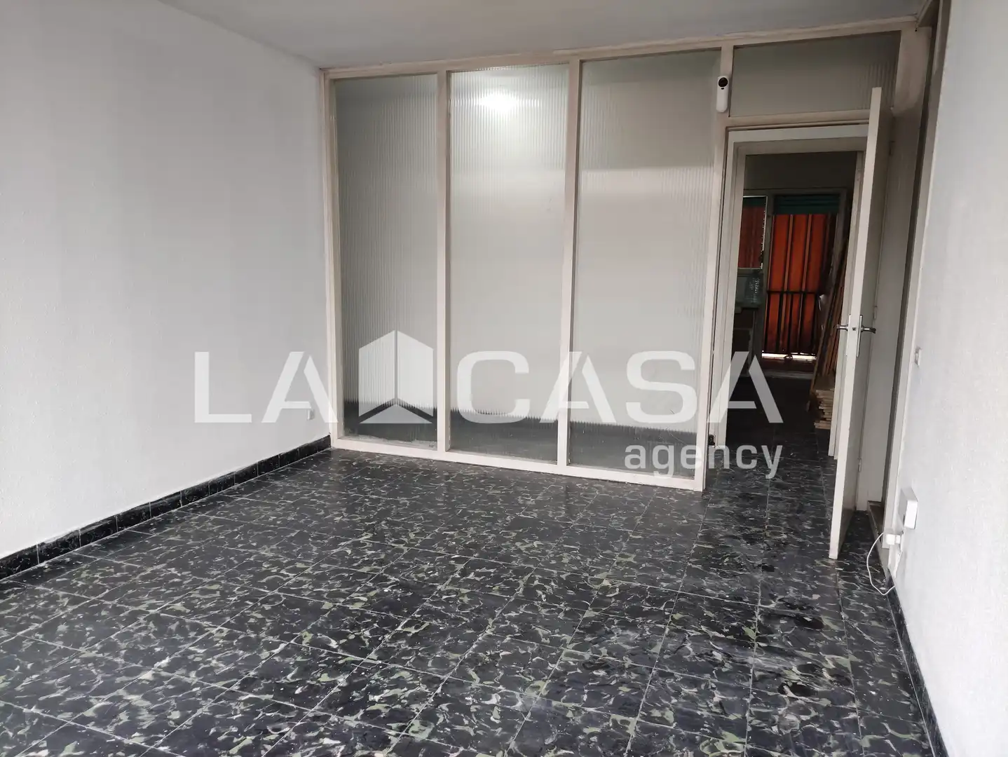 Piso en venta en Santa Coloma de Gramenet con Balcón