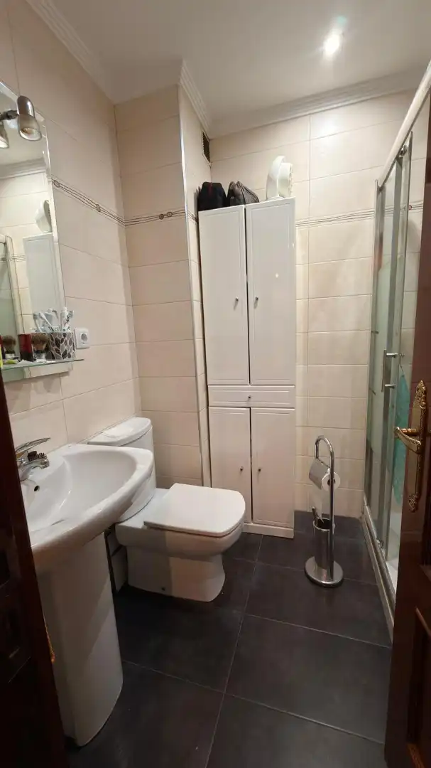Badezimmer von Wohnung zum Verkauf in Bilbao  mit Terrasse und Möbliert