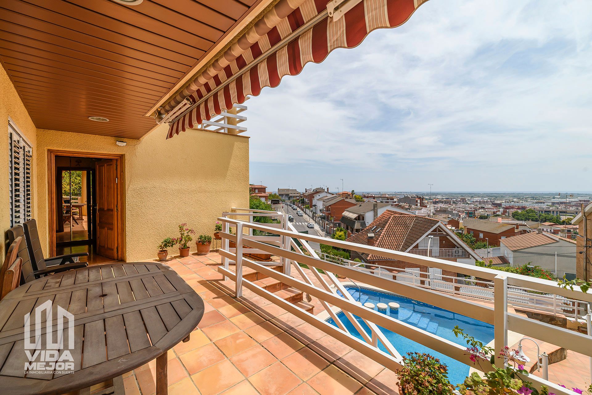 Terrassa de Casa o xalet en venda en Viladecans amb Aire condicionat, Calefacció i Jardí privat