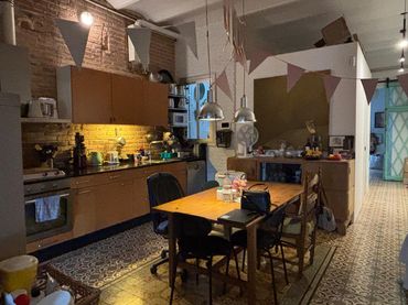 Appartamento con balcone in vendita a Carrer de Guifré