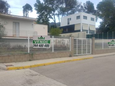 Terreno residencial en venta en Carrer de l'Alborcer 16