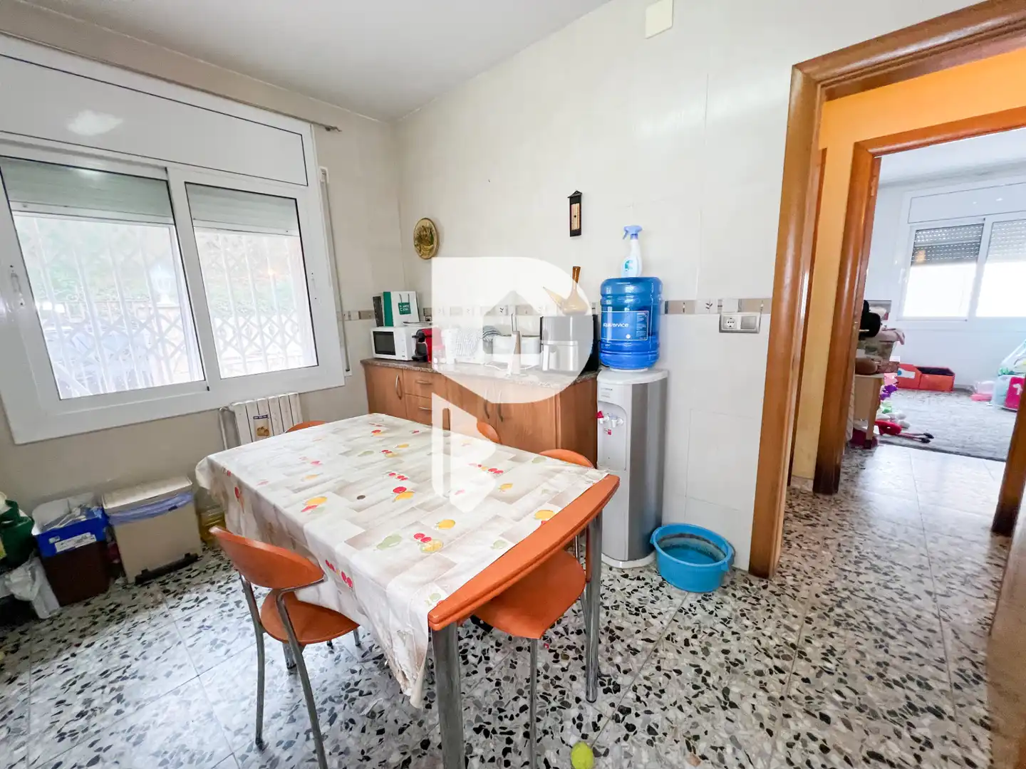 Cuina de Casa o xalet en venda en Torrelles de Llobregat amb Aire condicionat, Calefacció i Jardí privat