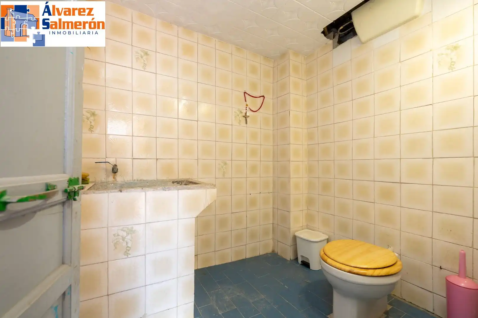 Bathroom of Houses for sale in Armilla  with Air Conditioner, Storage room and Balcony