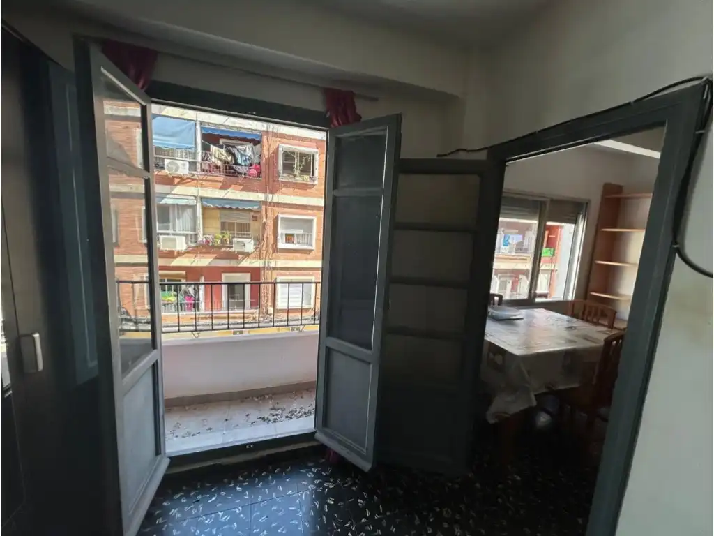 Dormitori de Casa o xalet en venda en Valencia amb Aire condicionat