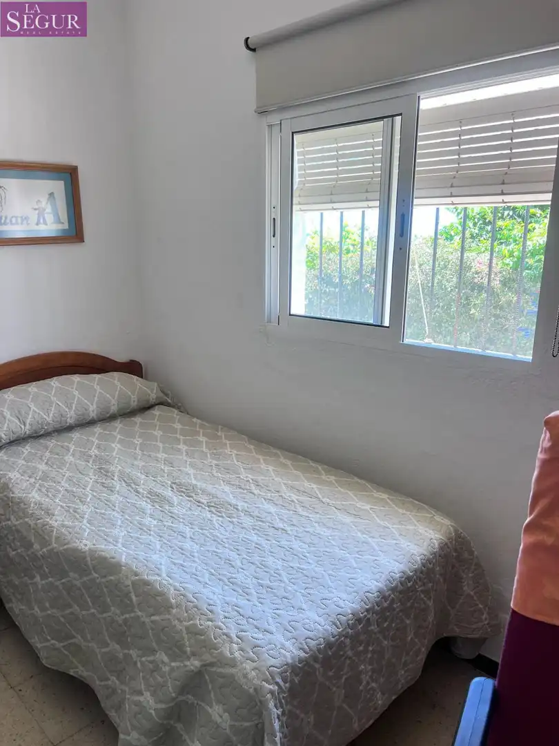 Dormitori de Casa o xalet en venda en Vejer de la Frontera amb Jardí privat