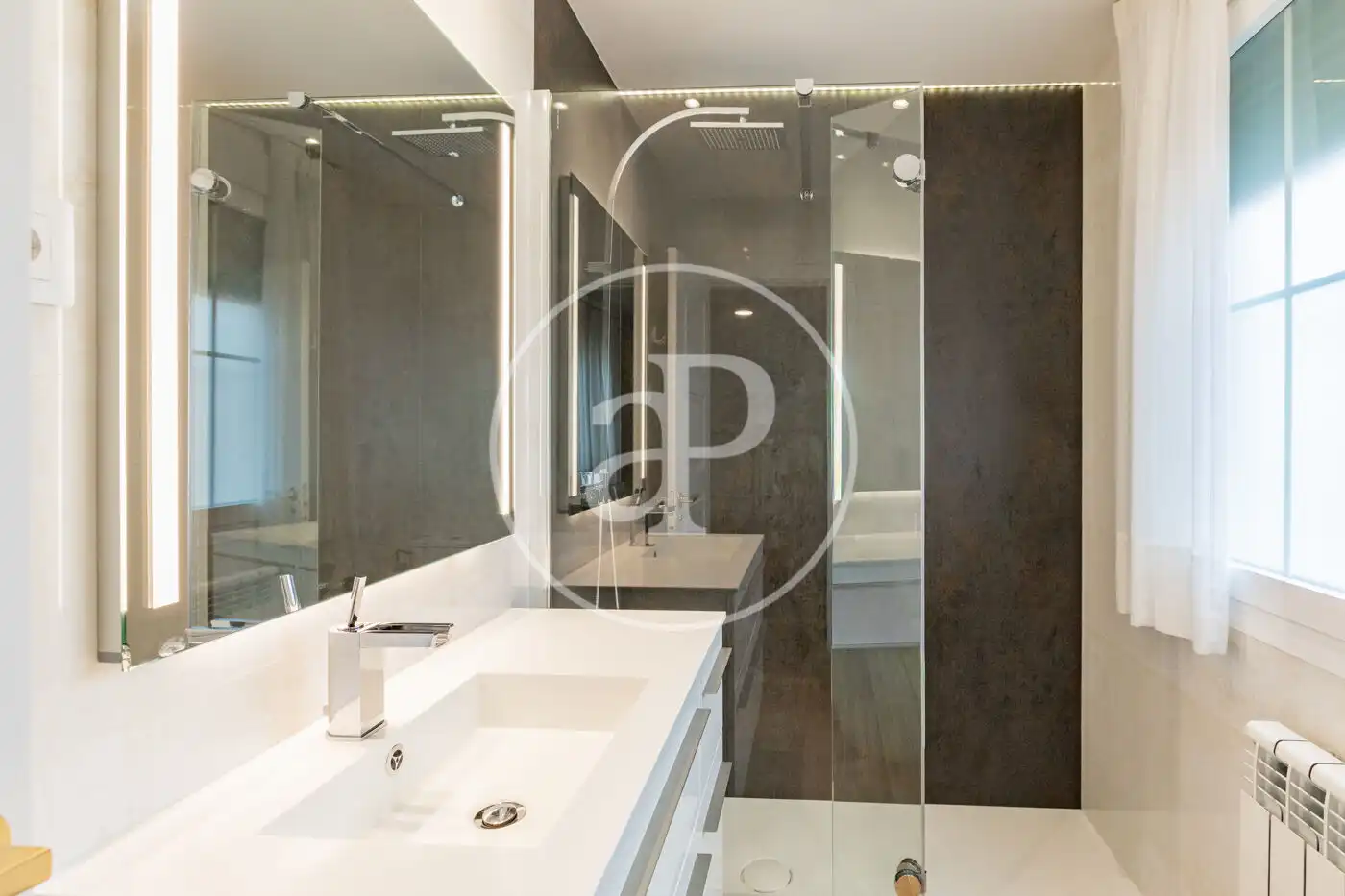 Bathroom of Detached homes for sale in Madrid  with Heating, Private garden and Terrace
