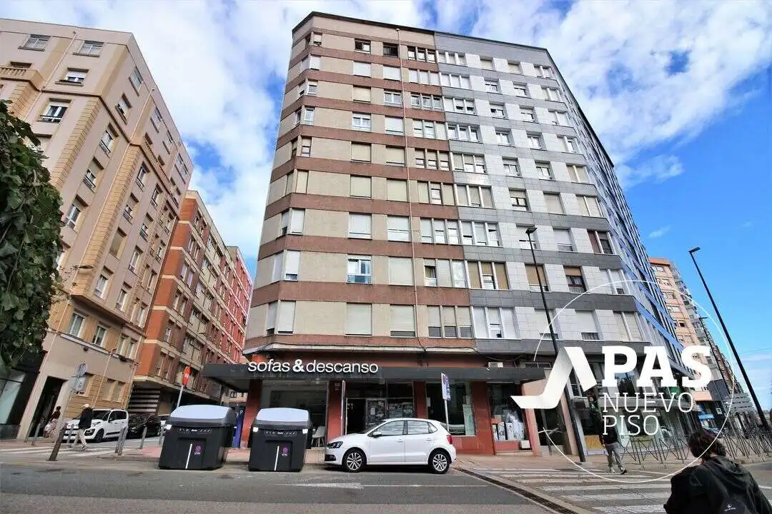 Außenansicht von Wohnung zum Verkauf in Santander mit Heizung