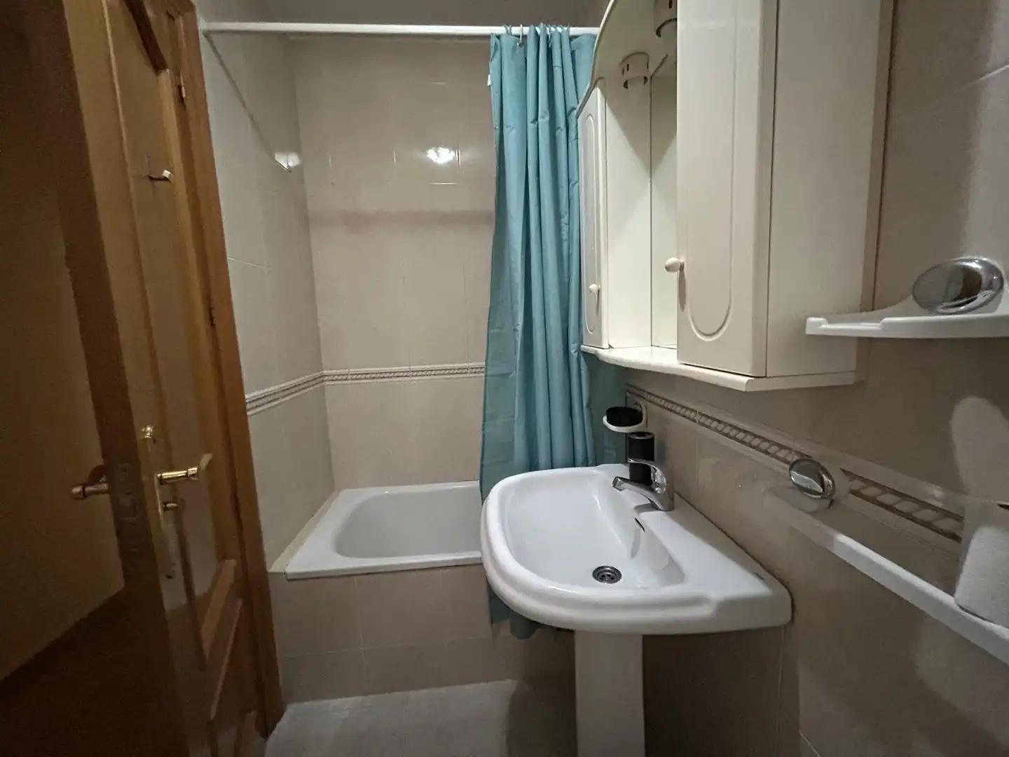 Baño de Piso de alquiler en Ciudad Real con Aire acondicionado, Calefacción y Terraza