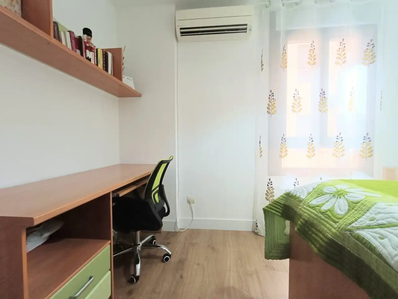Schlafzimmer von Wohnung zur Miete in Valdemoro mit Klimaanlage, Heizung und Möbliert