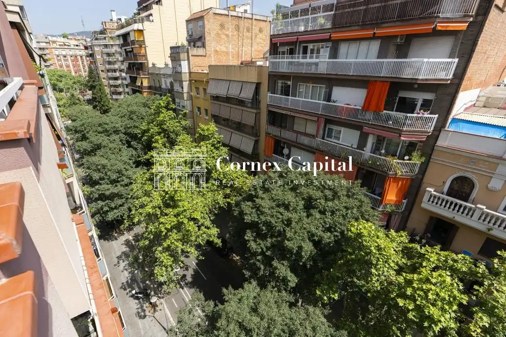 Vista exterior de Piso en venta en Barcelona con Calefacción y Terraza