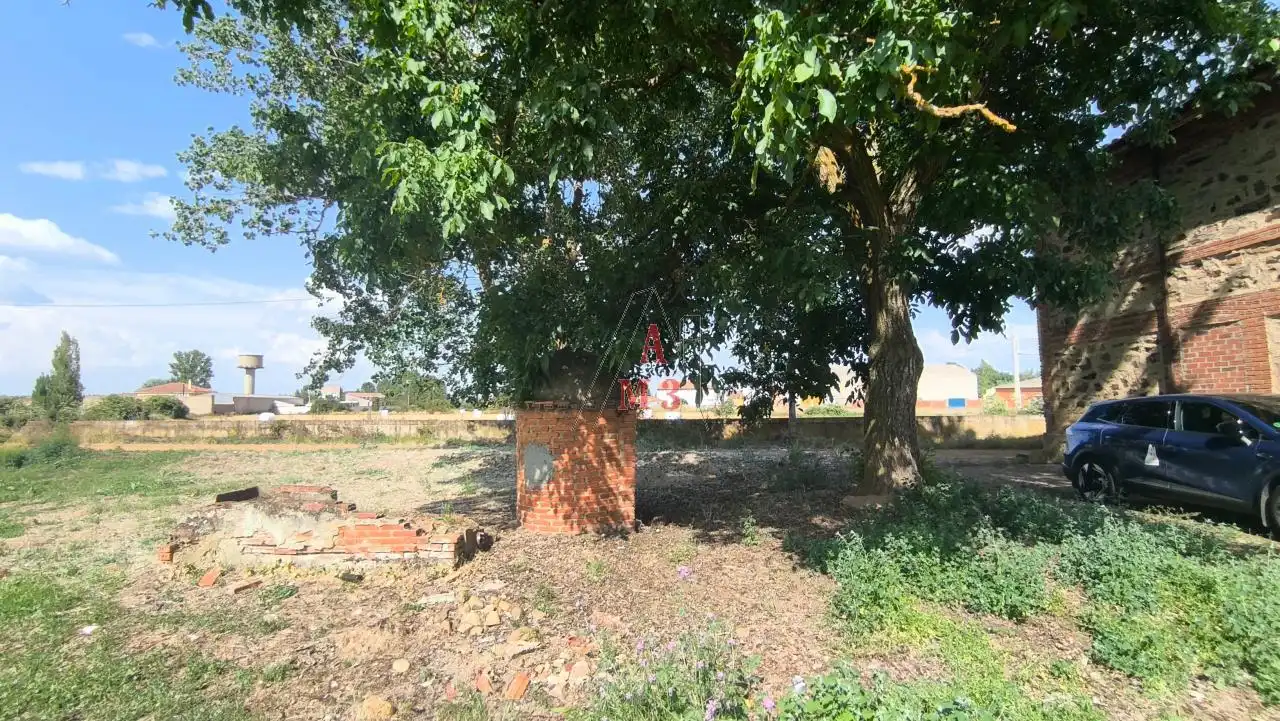 Finca rústica en venta en La Bañeza  con Jardín privado y Trastero