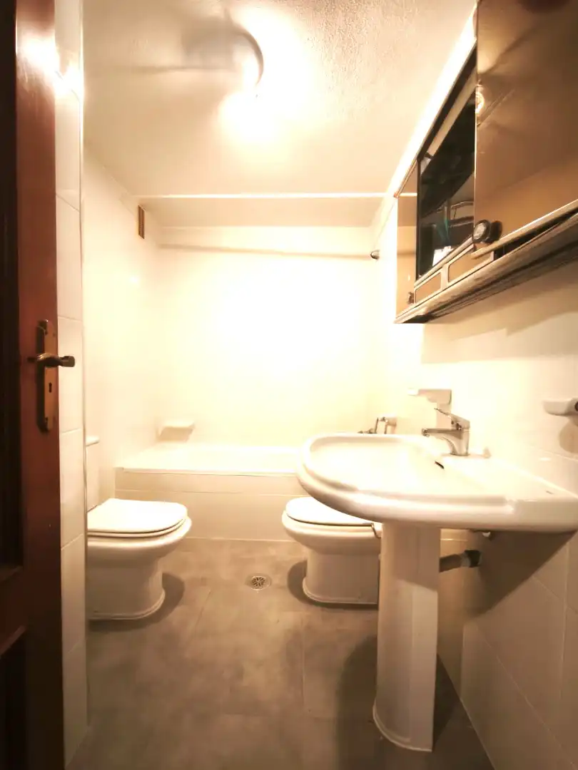 Baño de Piso en venta en Vigo  con Amueblado