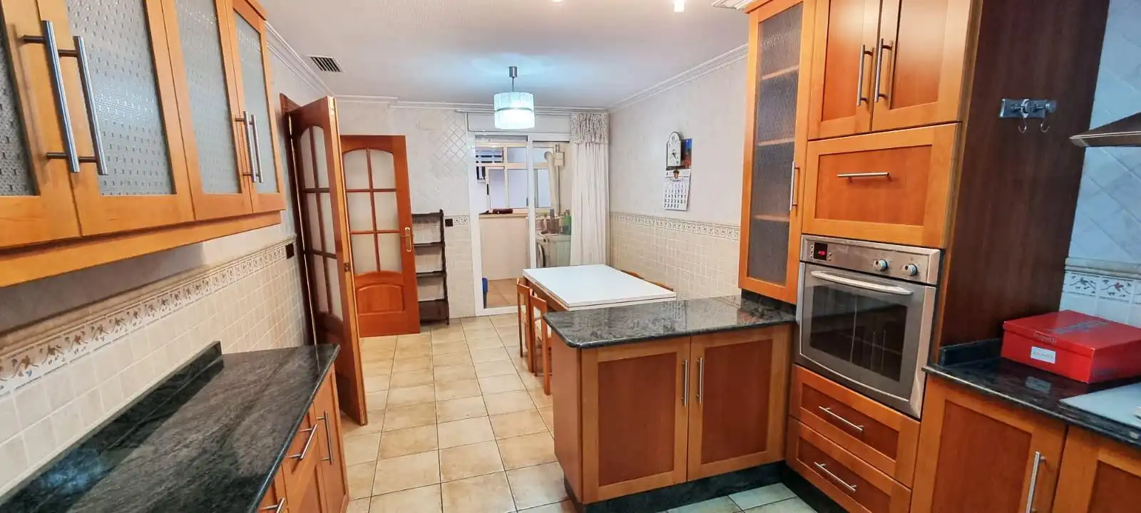 Küche von Wohnung zum Verkauf in Elche / Elx mit Klimaanlage und Abstellraum