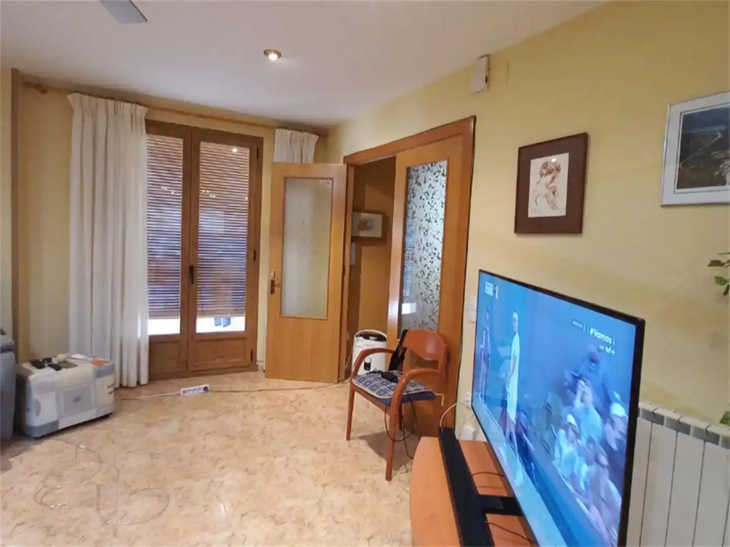 Sala d'estar de Casa adosada en venda en Talarn amb Traster, Moblat i Balcó