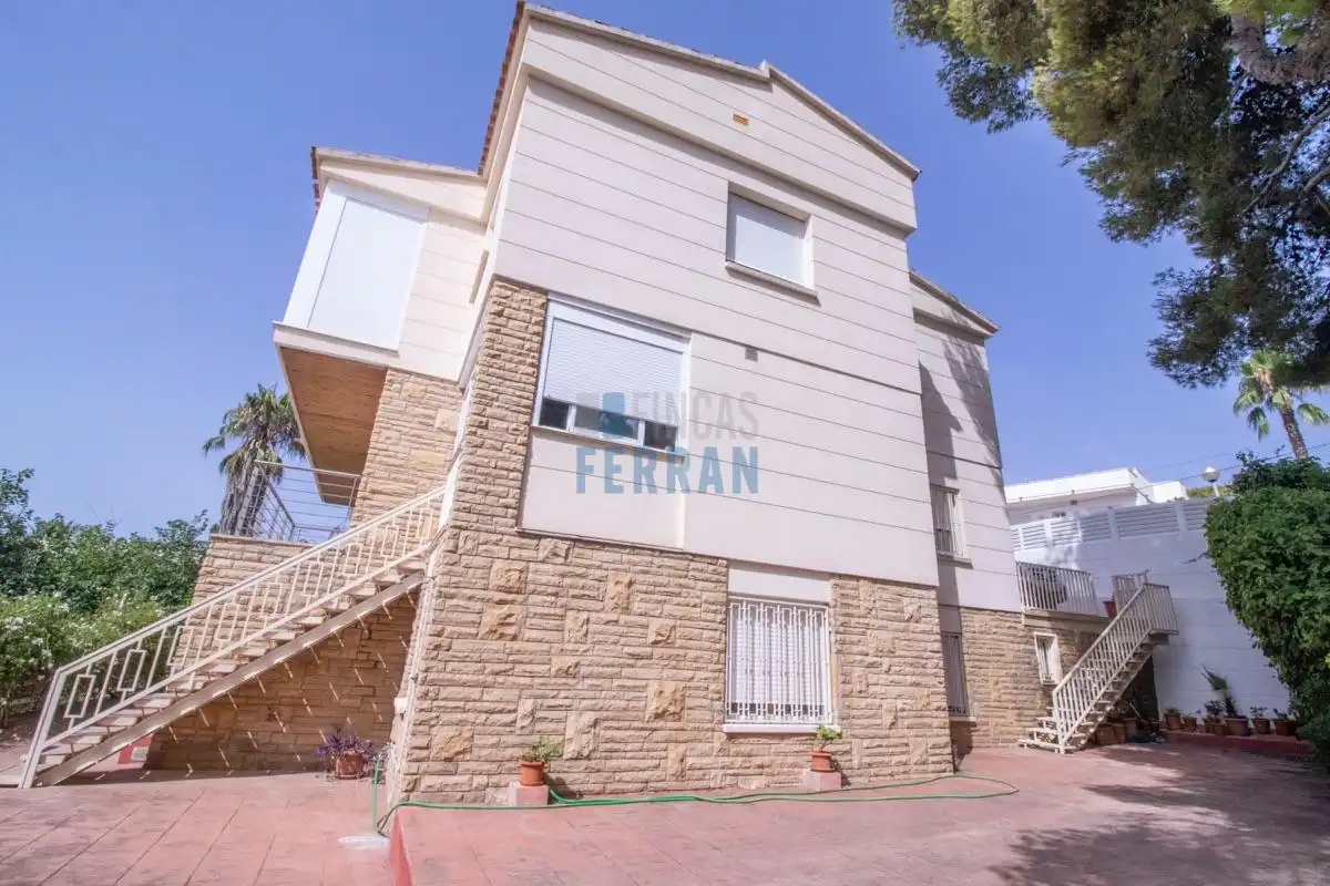 Exterior view of Houses for sale in El Vendrell  with Air Conditioner, Heating and Terrace