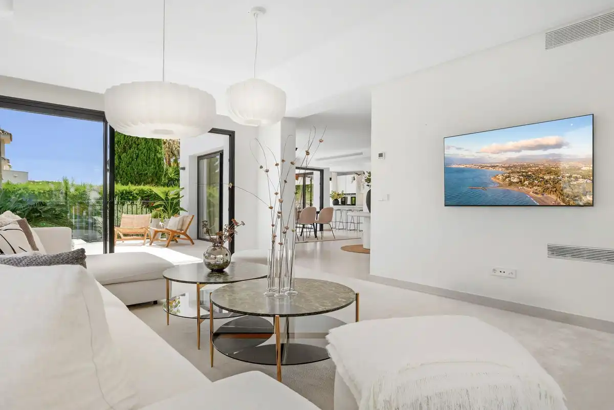 Living room of Houses for sale in Nueva Andalucía