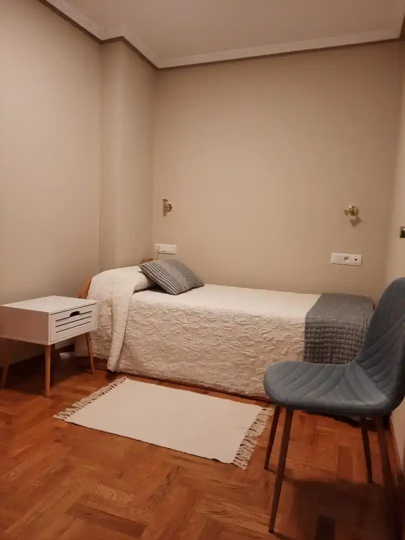 Schlafzimmer von Wohnung zur Miete in Gozón