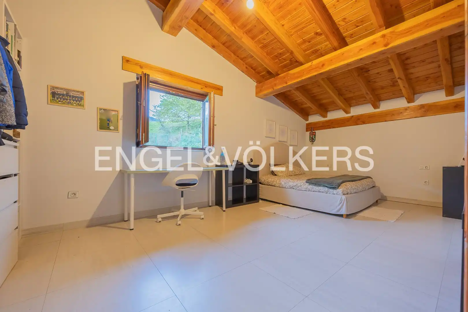 Sala d'estar de Casa o xalet en venda en Elorrio amb Calefacció, Jardí privat i Terrassa