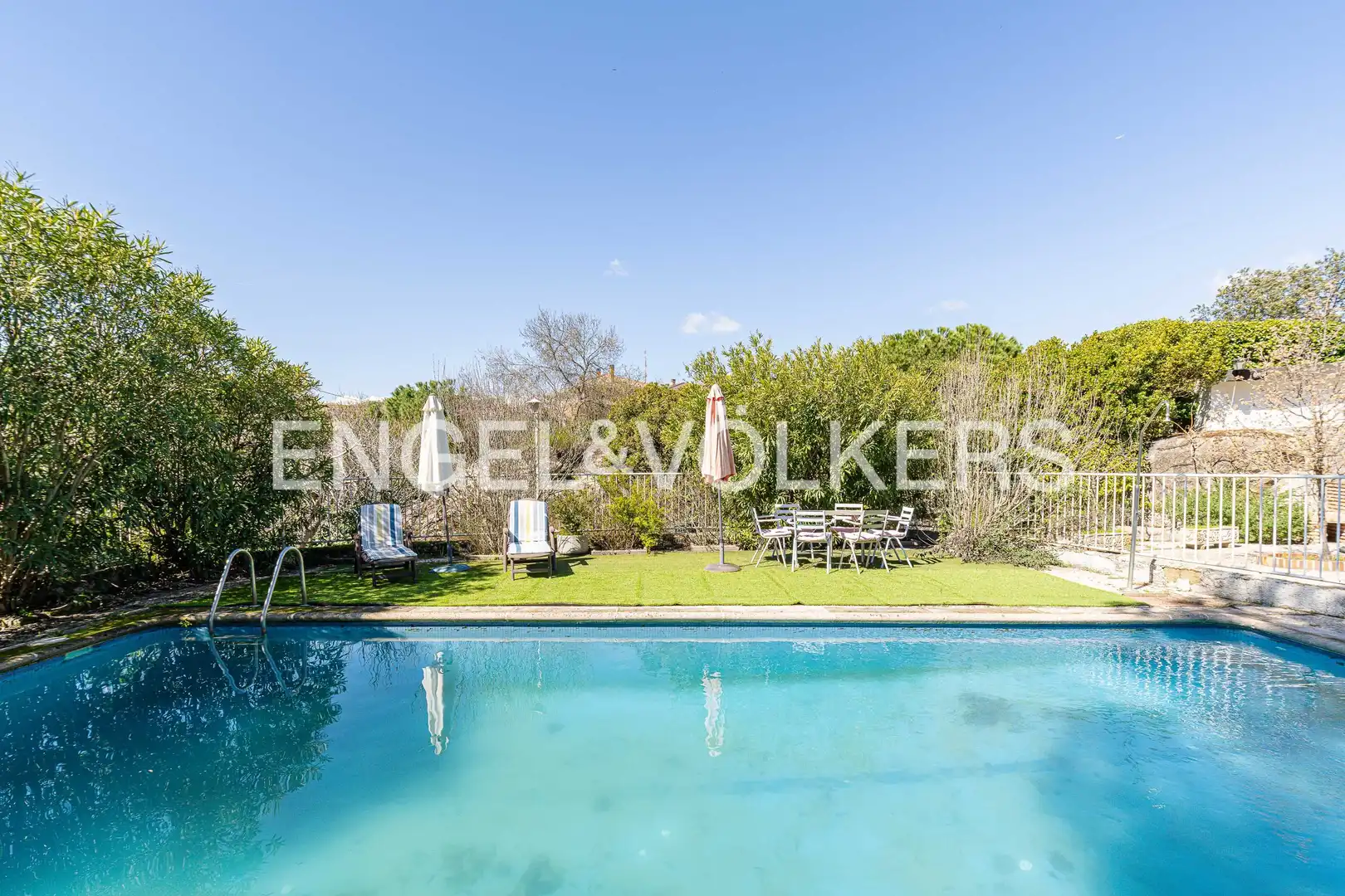 Piscina de Casa o chalet en venta en Torrelodones con Calefacción, Jardín privado y Terraza