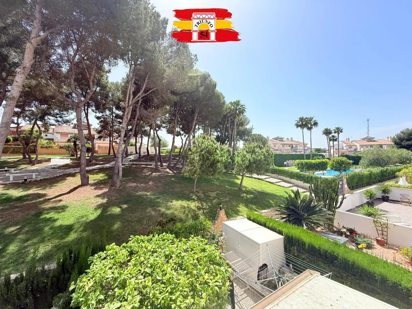 Jardín de Piso en venta en Pilar de la Horadada con Jardín privado, Trastero y Amueblado