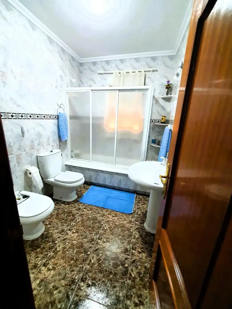 Bany de Casa o xalet en venda en Peal de Becerro amb Aire condicionat, Calefacció i Terrassa