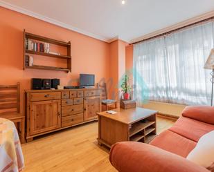 Bedroom of Flat for sale in Oviedo 