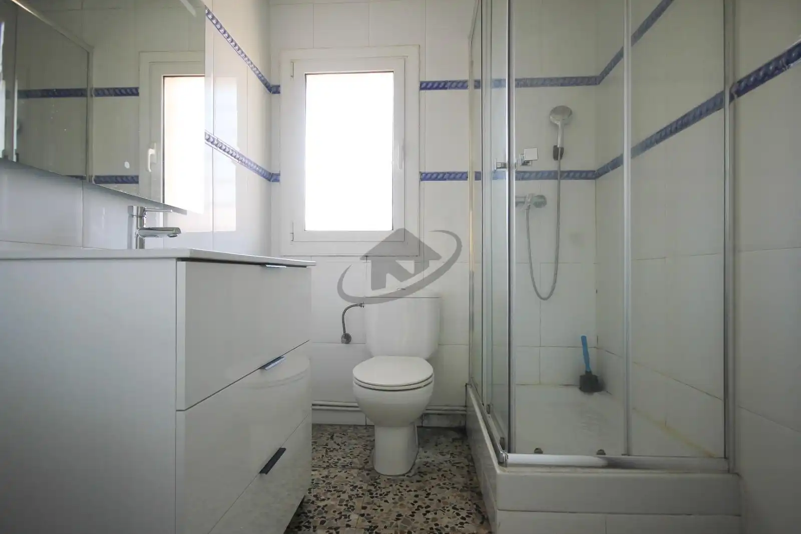 Badezimmer von Haus oder Chalet zum Verkauf in Barberà del Vallès mit Heizung, Privatgarten und Terrasse