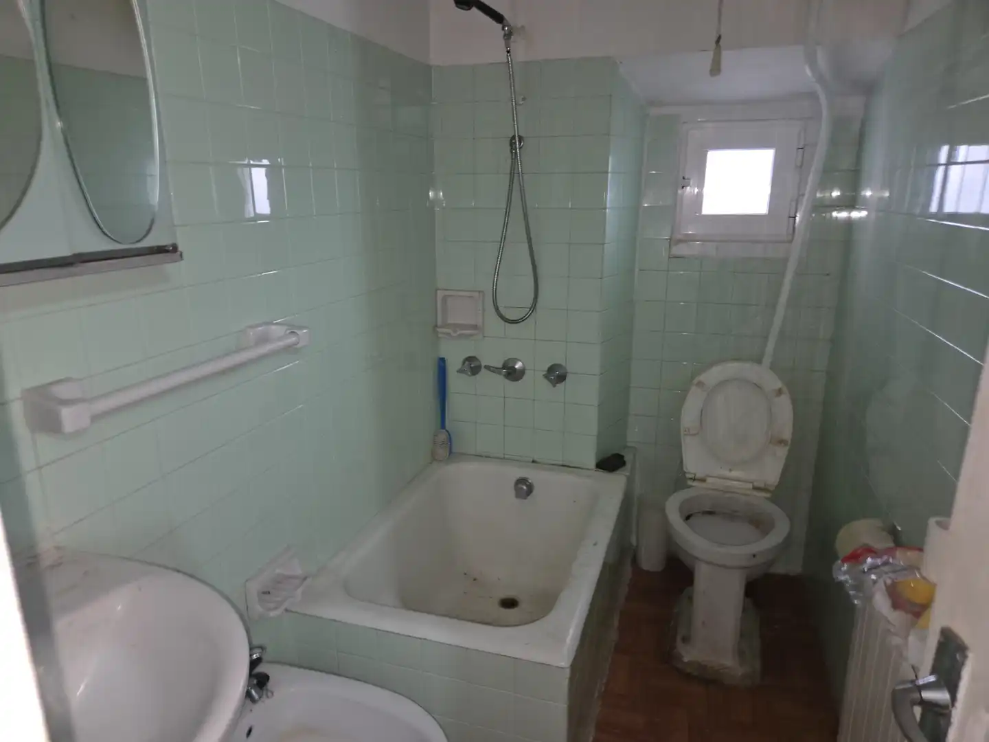 Baño de Casa adosada en venta en Barreiros con Jardín privado, Trastero y Amueblado