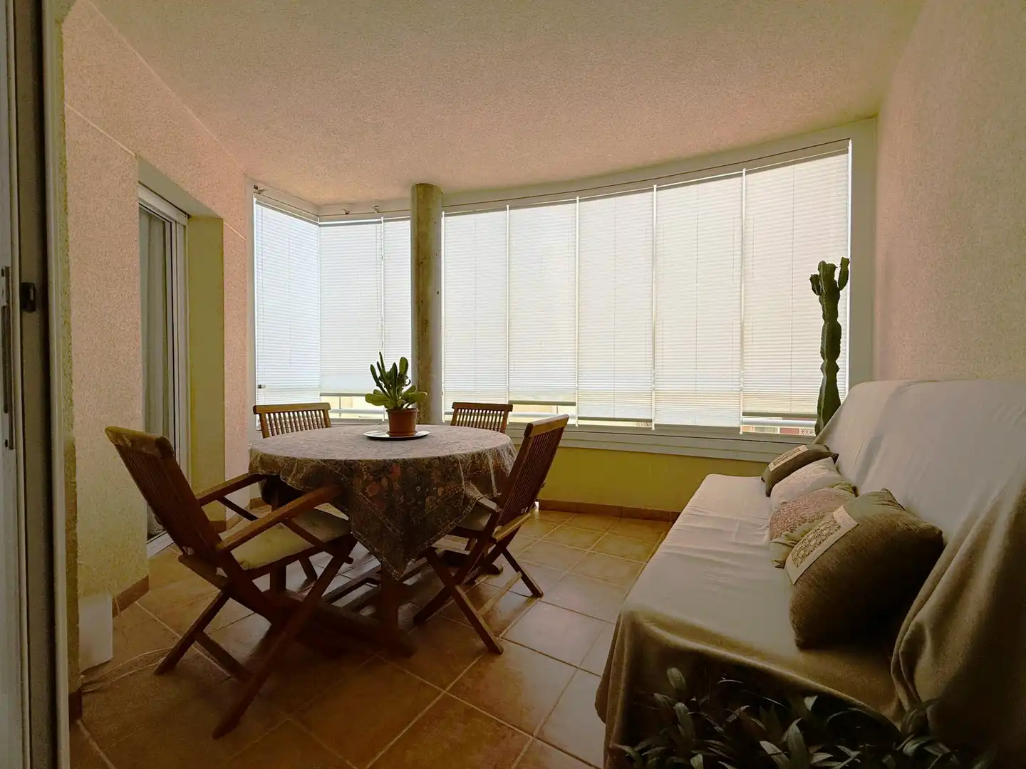 Comedor de Piso en venta en Orihuela con Amueblado, Lavadora y Piscina comunitaria
