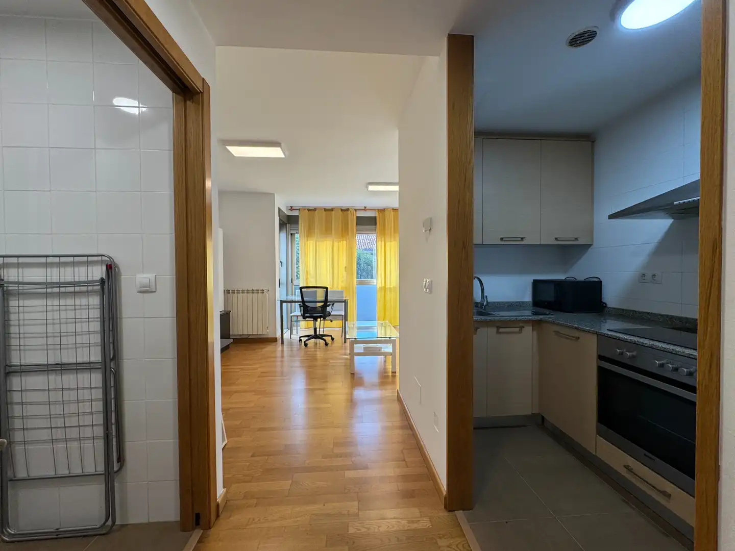Apartamento de alquiler en Santiago de Compostela  con Calefacción, Trastero y Amueblado