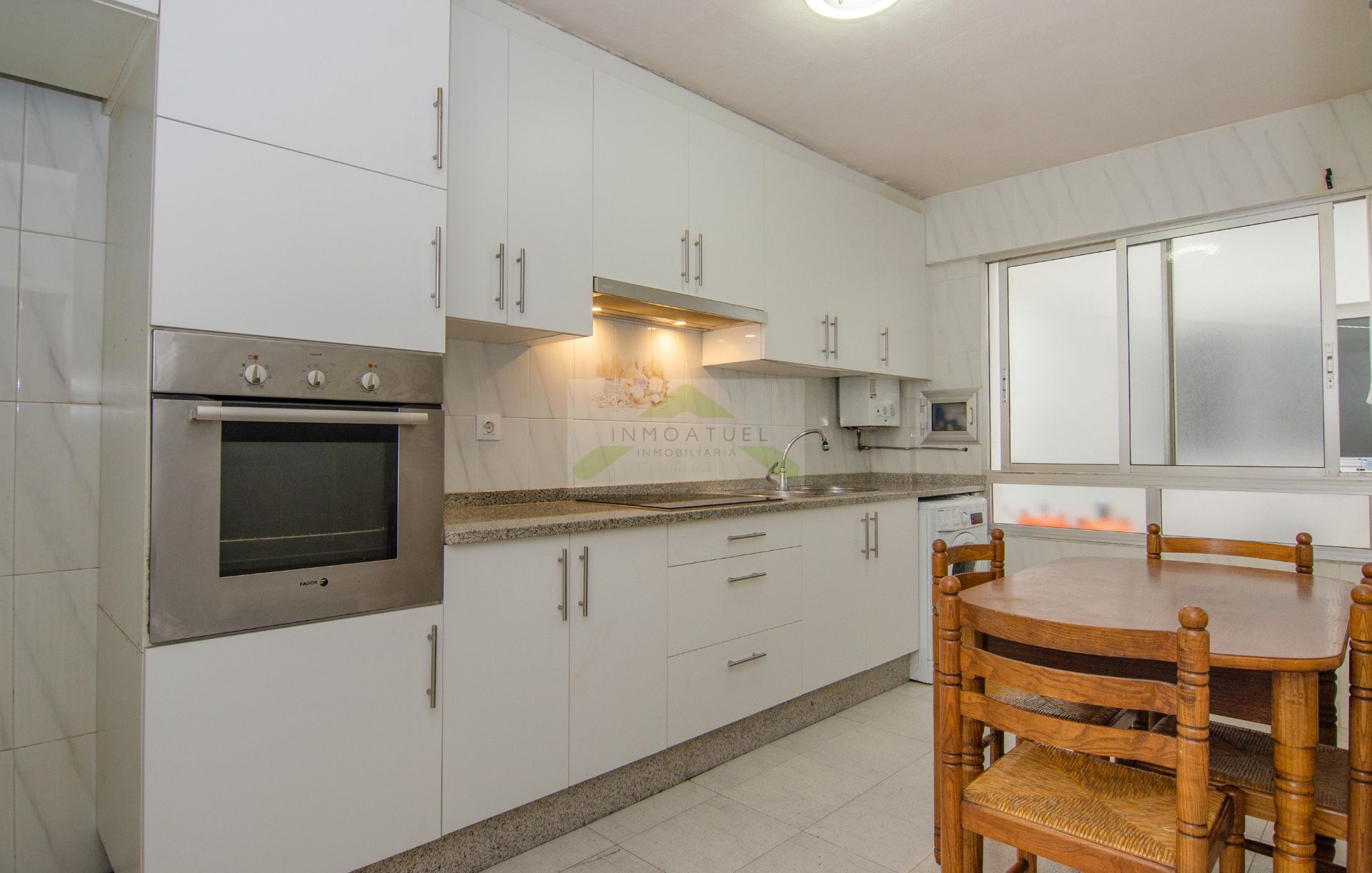 Cuina de Pis en venda en A Coruña Capital  amb Calefacció i Forn