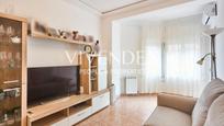 Living room of Flat for sale in  Barcelona Capital  with Air Conditioner, Heating and Balcony