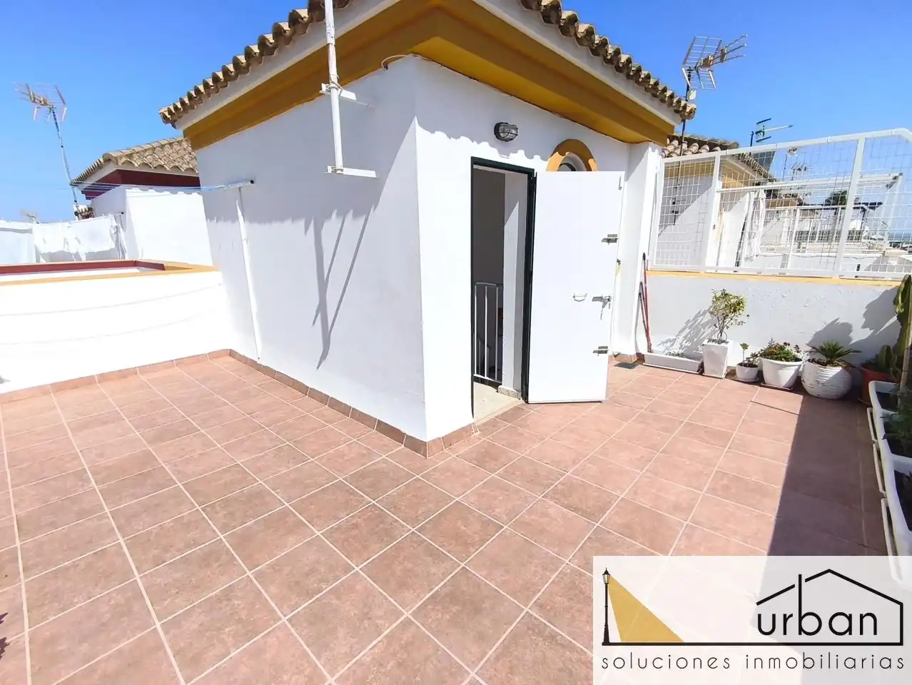 Terrassa de Casa o xalet en venda en Chipiona amb Aire condicionat, Terrassa i Traster