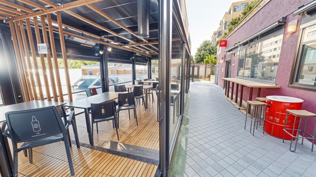 Terrasse von Geschaftsraum zur ubertragung in  Madrid Capital mit Klimaanlage und Möbliert