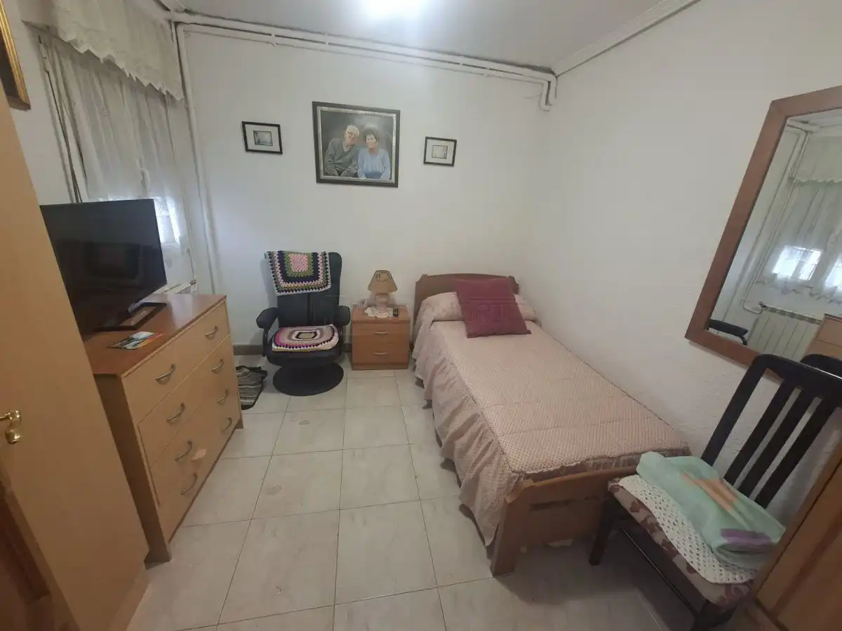 Dormitori de Casa adosada en venda en Vitoria - Gasteiz amb Calefacció, Parquet i Terrassa