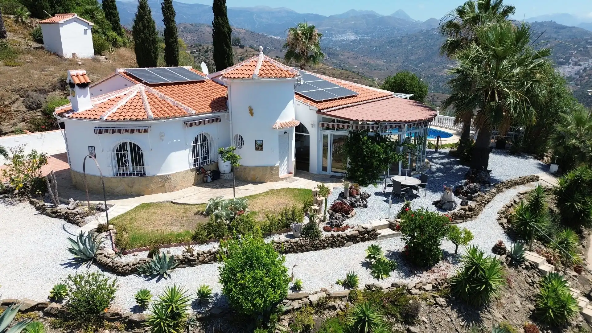 Vista exterior de Finca rústica en venda en Arenas amb Aire condicionat, Jardí privat i Terrassa