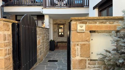 Foto 4 de Casa adosada en venda a Avenida Fuendeplata, Poblaciones norte, Huesca