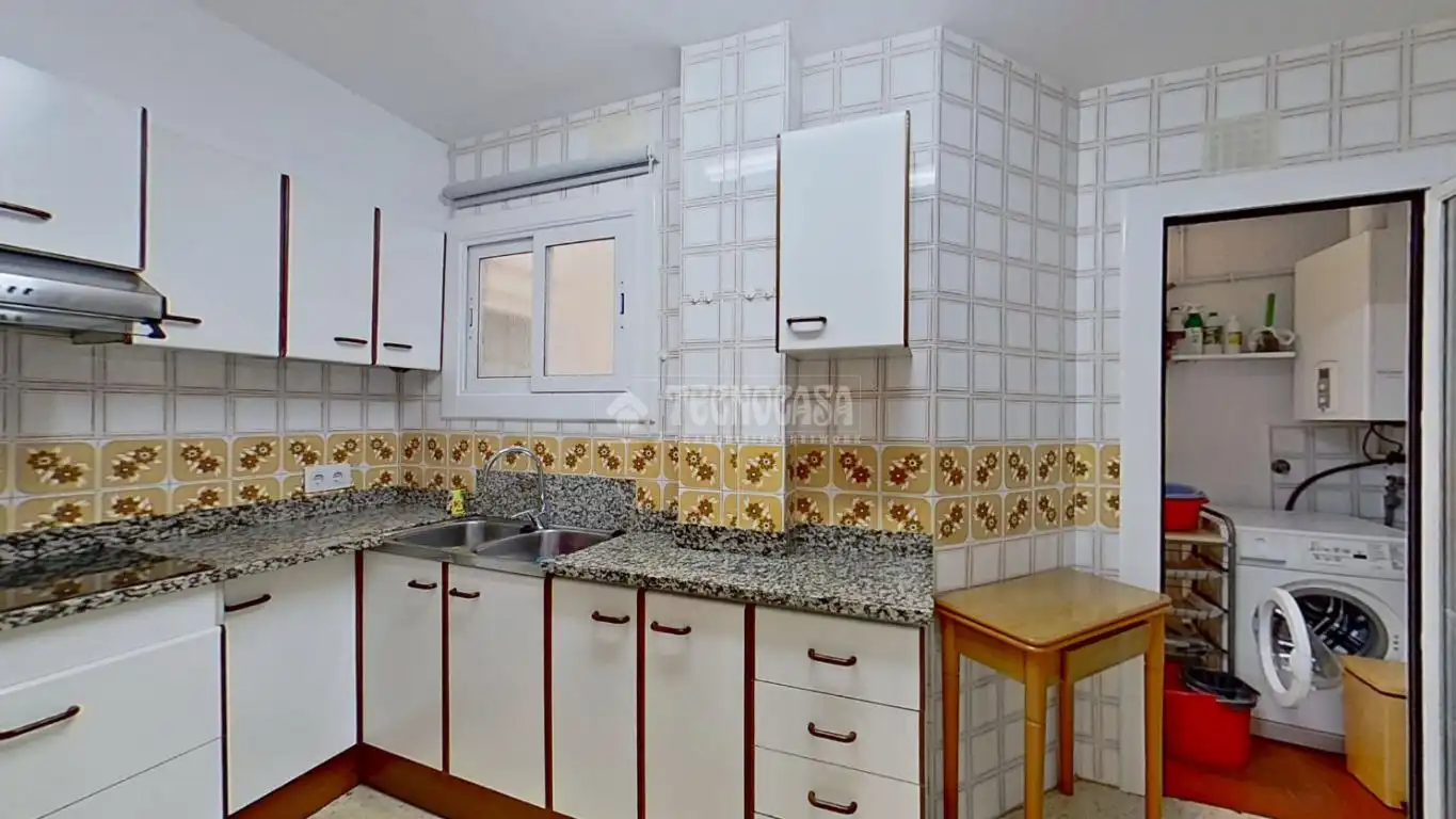 Kitchen of Flat for sale in Manresa  with Air Conditioner, Heating and Balcony