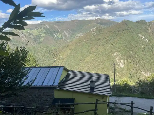 Vista exterior de Casa o xalet en venda en Grandas de Salime