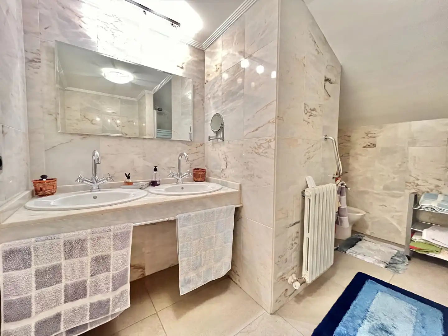 Badezimmer von Maisonette zum Verkauf in Zaragoza mit Klimaanlage, Heizung und Parkett