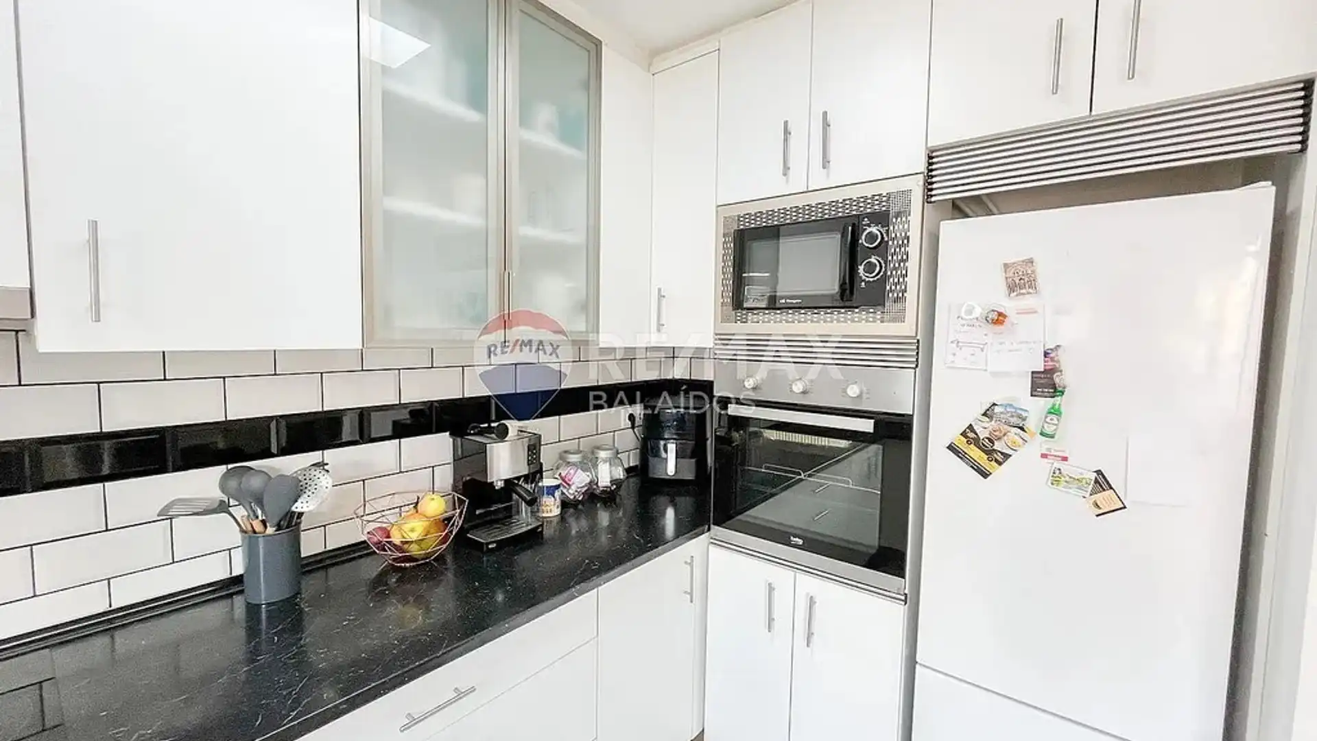 Flat for sale in Avenida Alcalde Gregorio Espino, Casablanca - Calvario