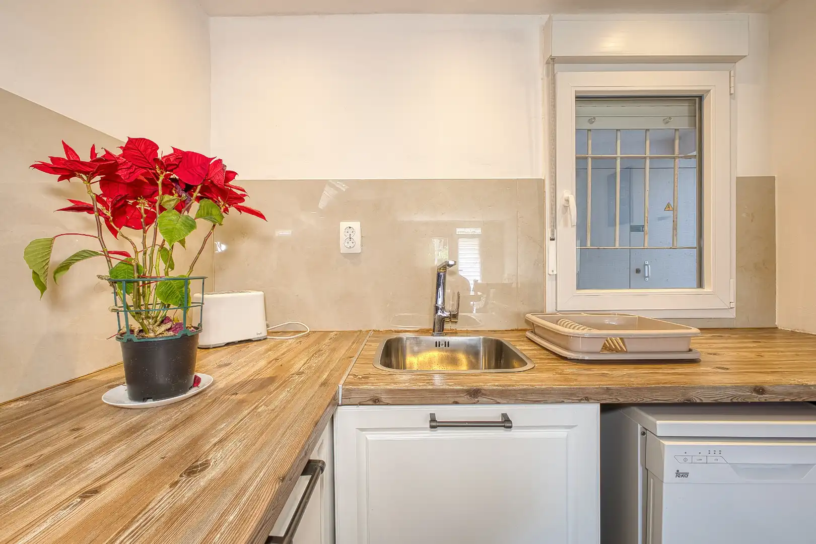 Kitchen of Flat for rent in El Campello  with Air Conditioner, Heating and Private garden