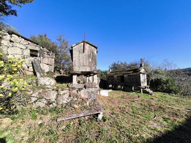 Casa-chalet en Venta en Fornelos de Montes